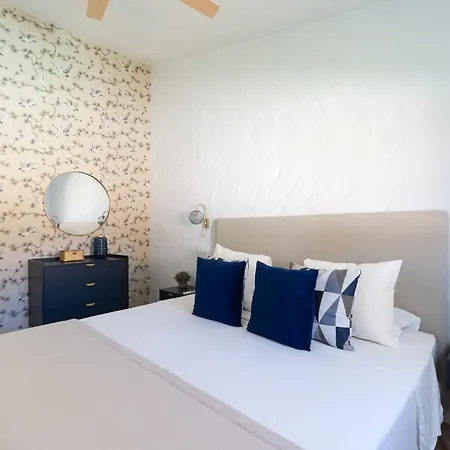 Refurbished 2 Bedrooms House Private Pool