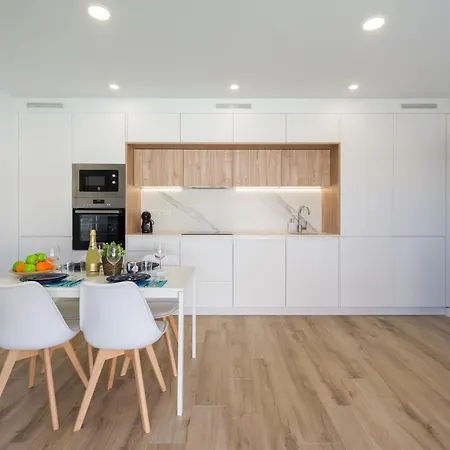 Refurbished 2 Bedrooms House Private Pool Holiday home